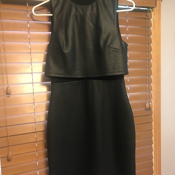 Elegant/sexy tight black dress(only worn once) - Picture 2 of 4